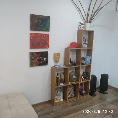 Marias In Blloku, Tirana